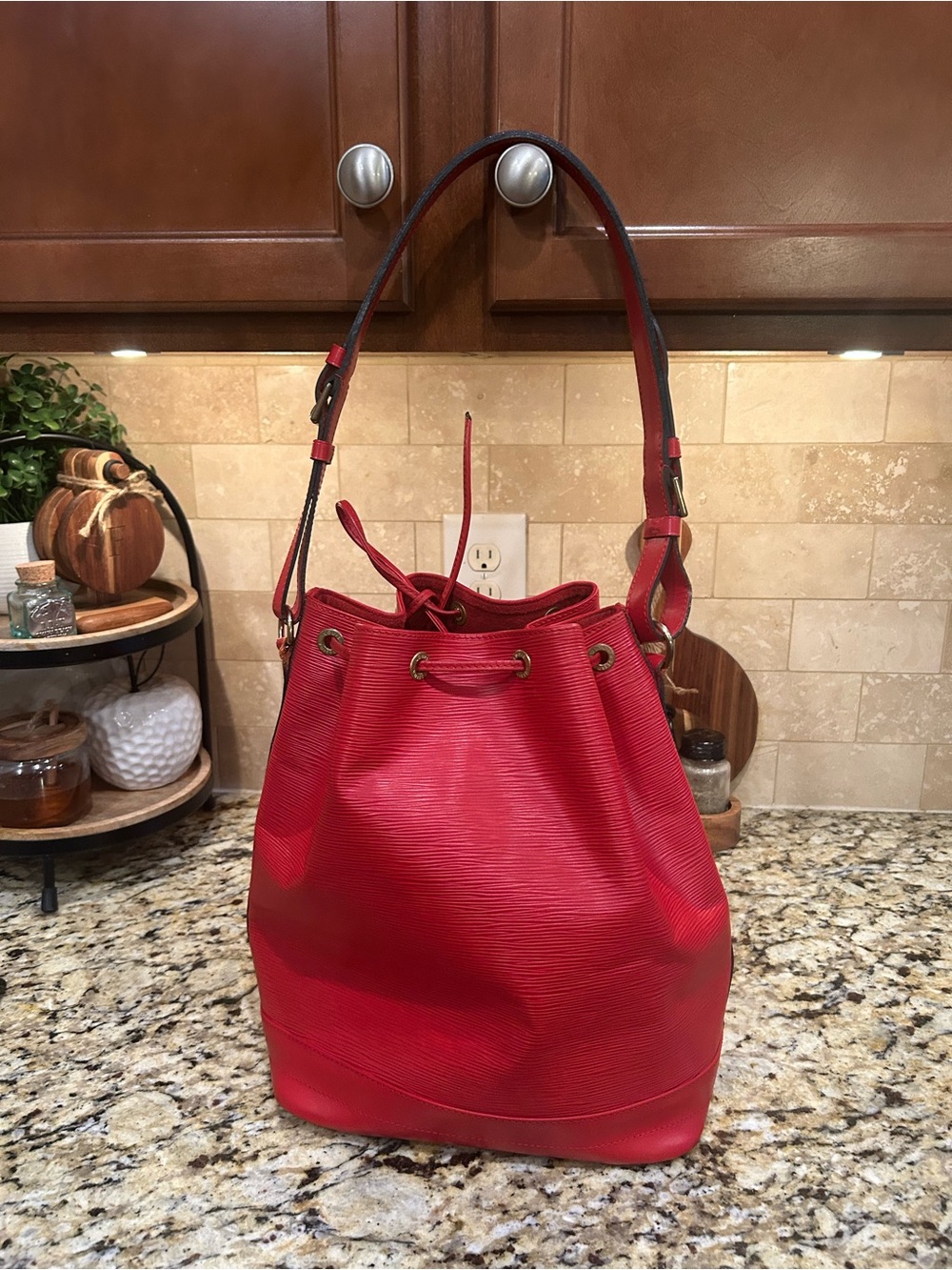 Louis Vuitton Women's Red Epi Noe GM Large Leather Shoulder Bucket Bag COA - Picture 3 of 16